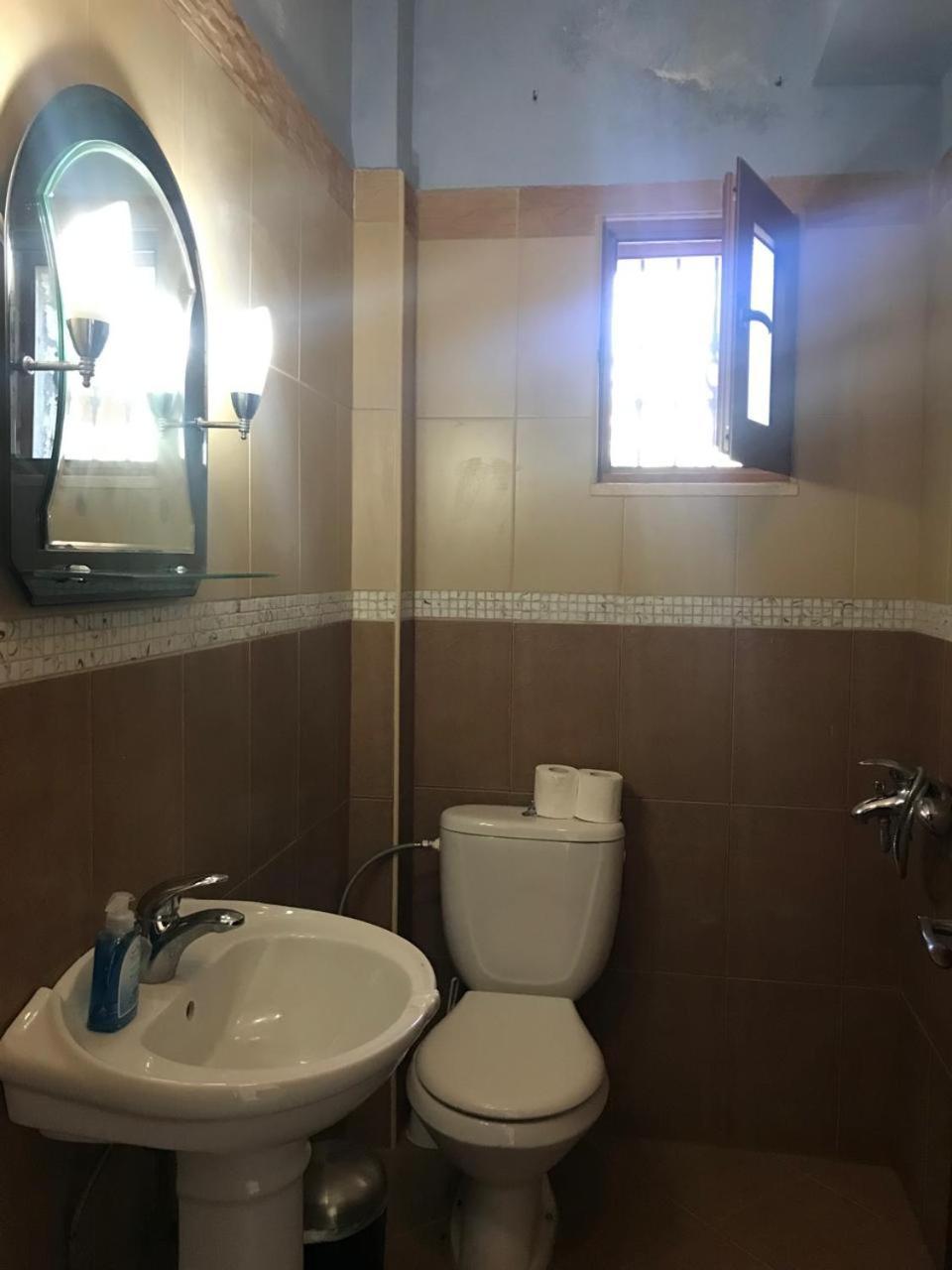 Villa Kolonja Ksamil Luaran gambar