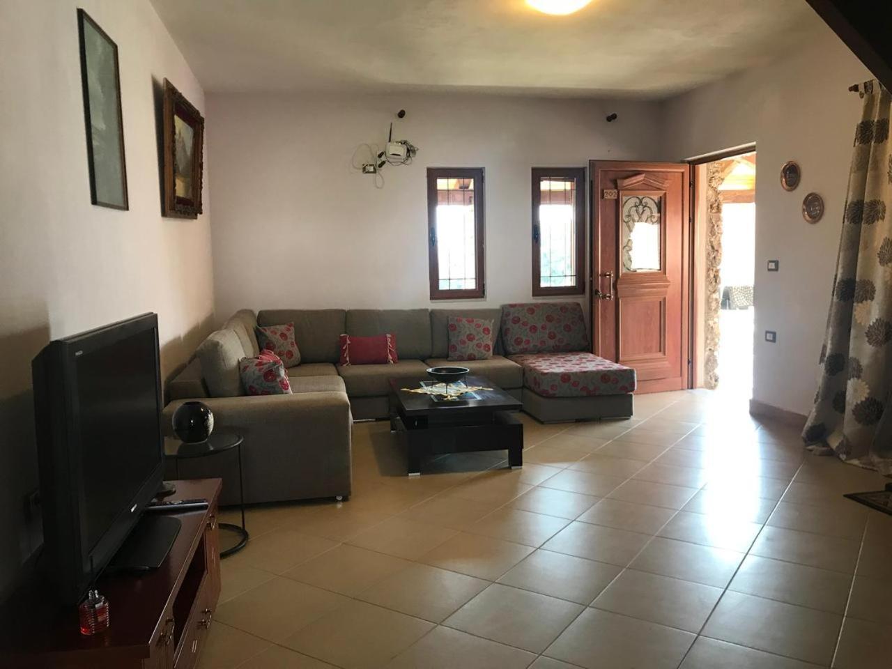 Villa Kolonja Ksamil Luaran gambar